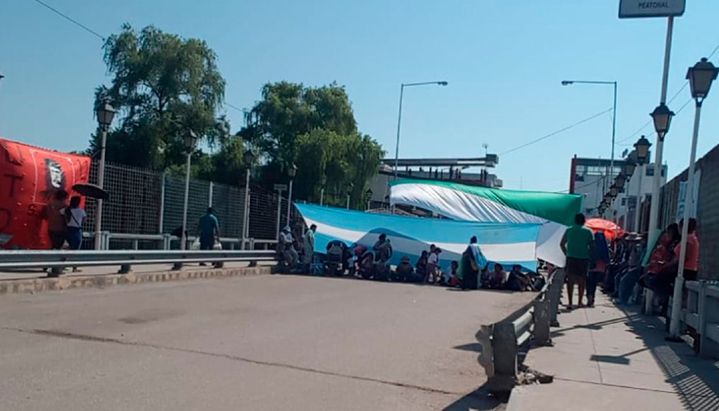 Cortes en Salvador Mazza en reclamo de medidas contra el coronavirus y el dengue