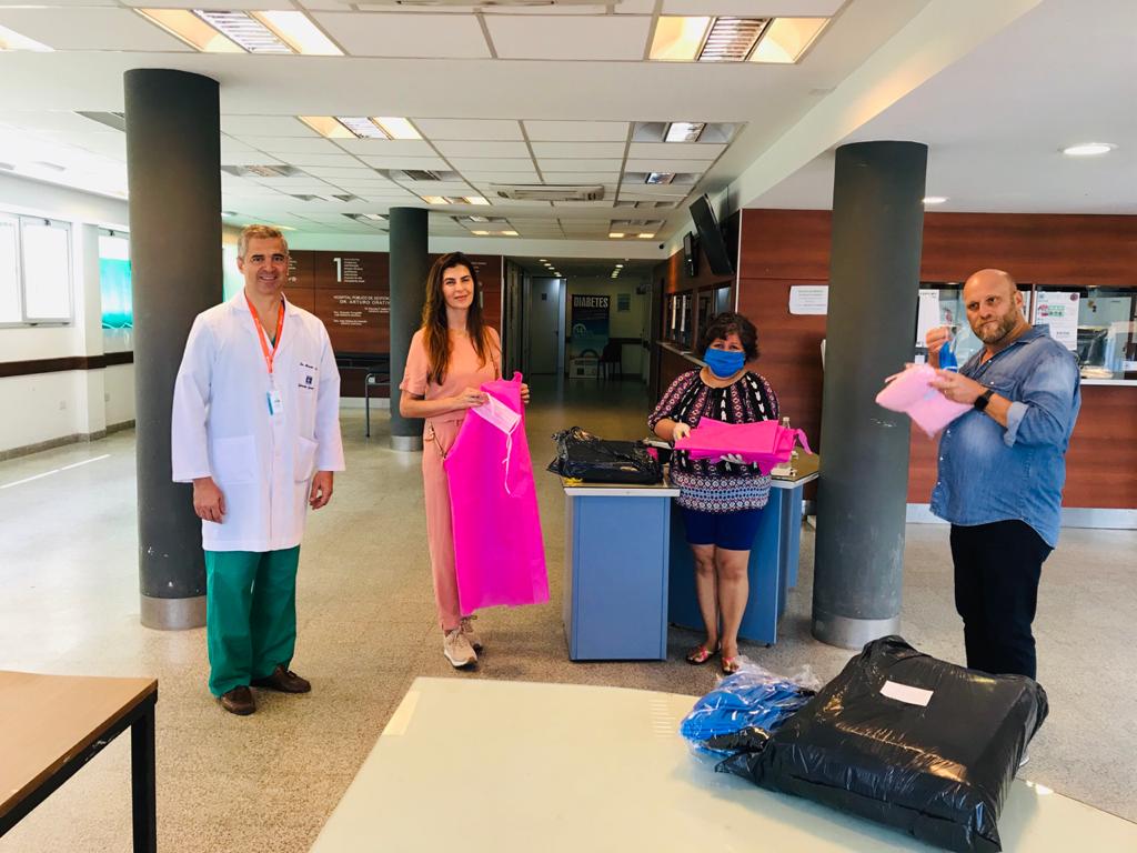 El Gobierno de la Ciudad entregó camisolines y barbijos al Hospital Oñativia