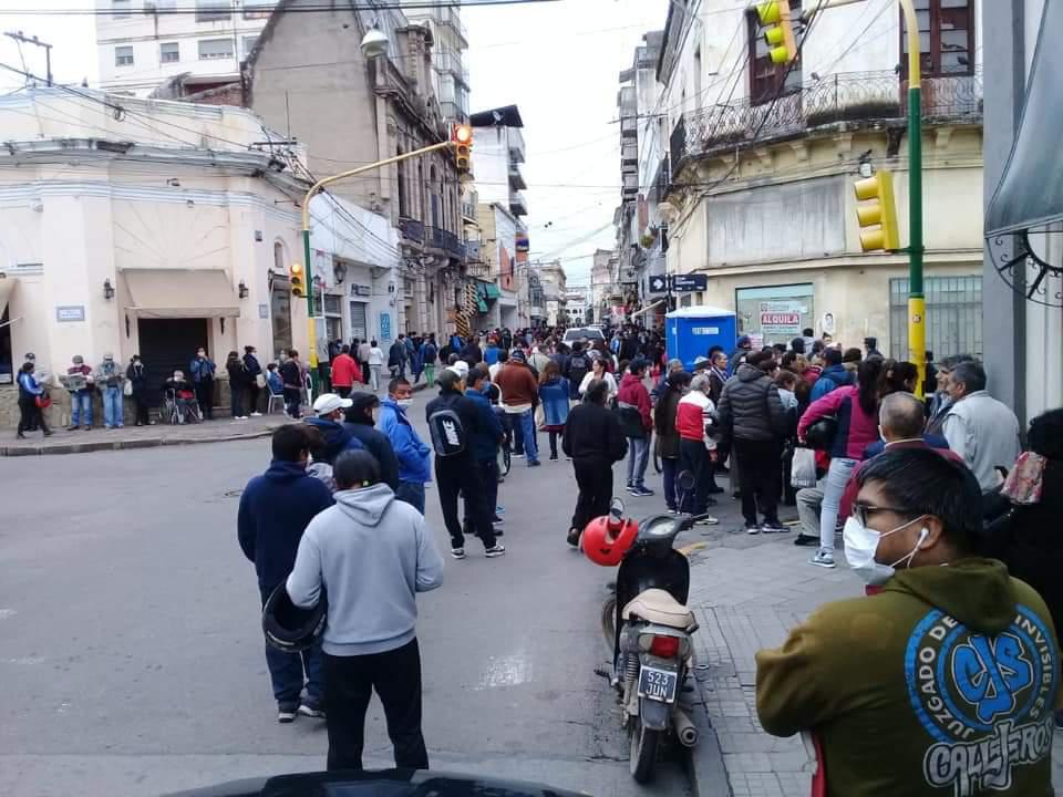 Caos en el pago a jubilados: la Asociación Bancaria cuestionó la falta de un cronograma