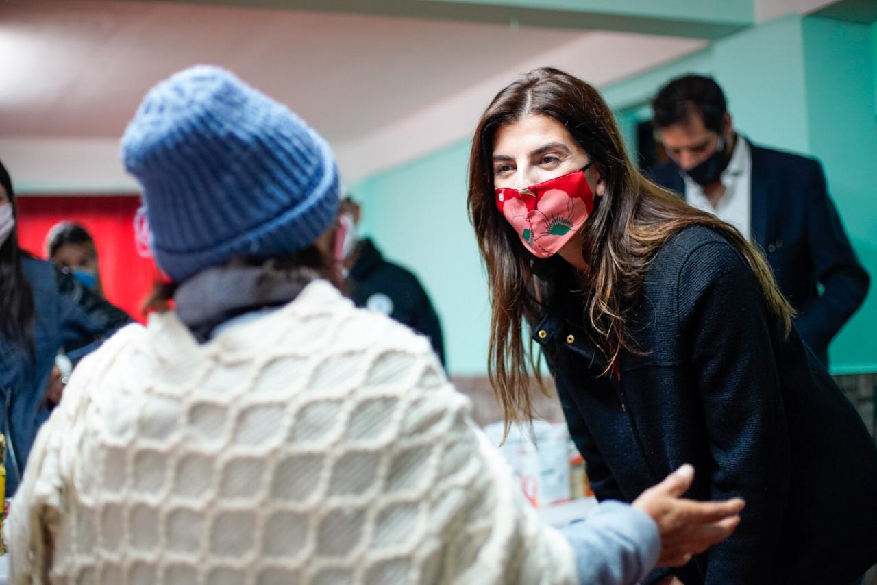 La Ciudad colabora con la entrega de módulos alimentarios a jubilados de PAMI