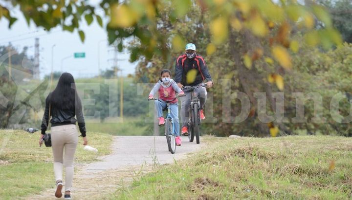 Sáenz anunció que a partir de este lunes se habilitan las salidas recreativas y la actividad física al aire libre por terminación de DNI
