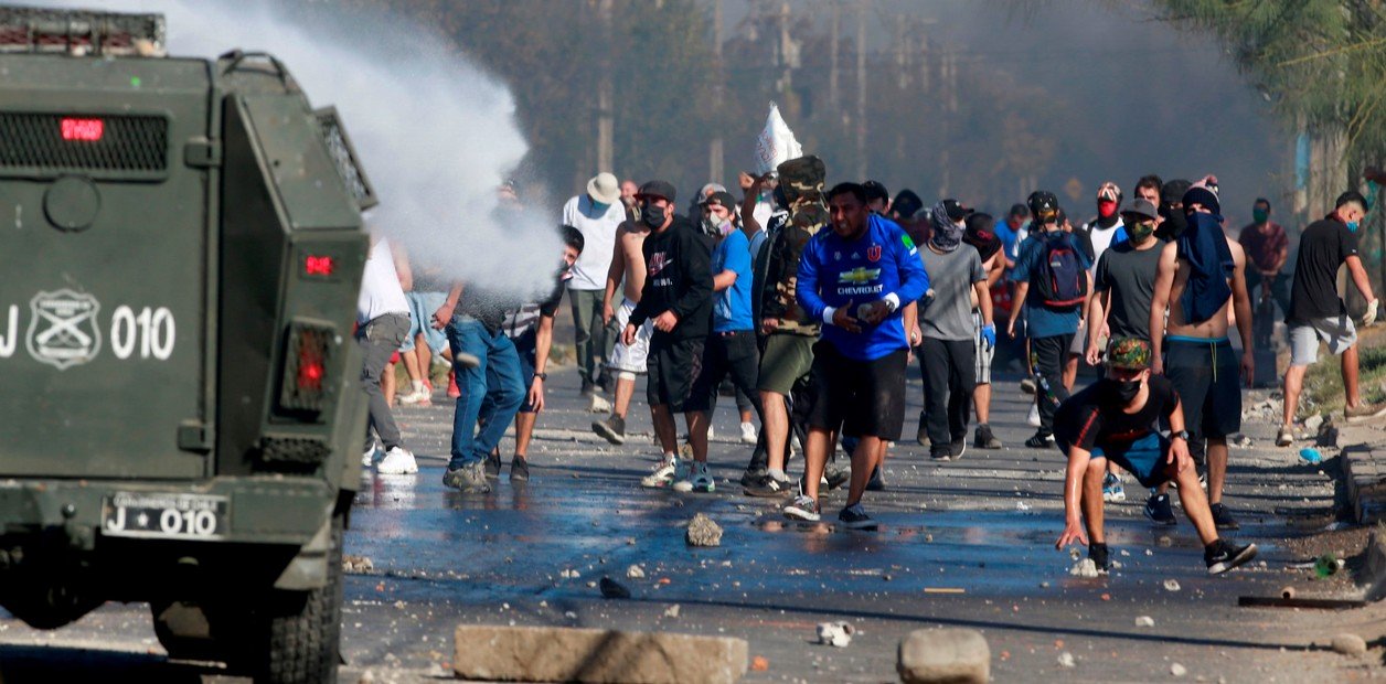 Coronavirus en Chile: se disparan los casos y estalla la furia en los barrios más pobres