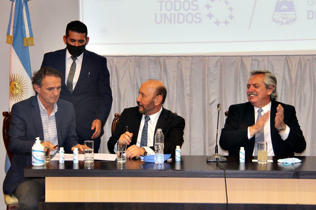 Alberto Fernández negó «esas ideas locas de que queremos quedarnos con las empresas»