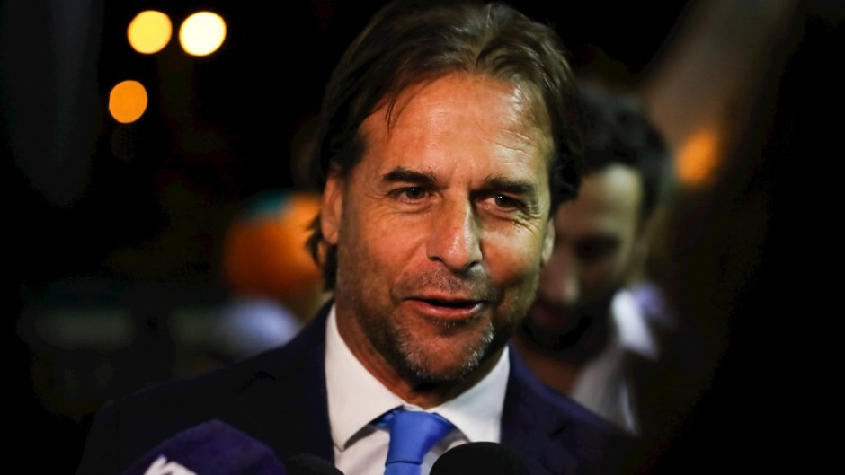 Lacalle Pou redujo los requisitos para la residencia fiscal en el Uruguay