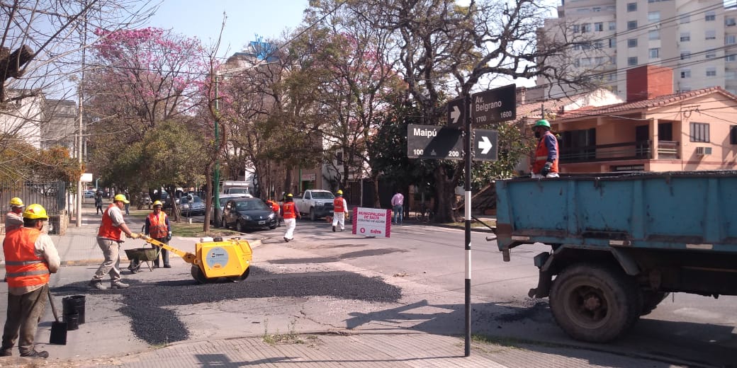Continúan los trabajos de bacheo con bituminoso