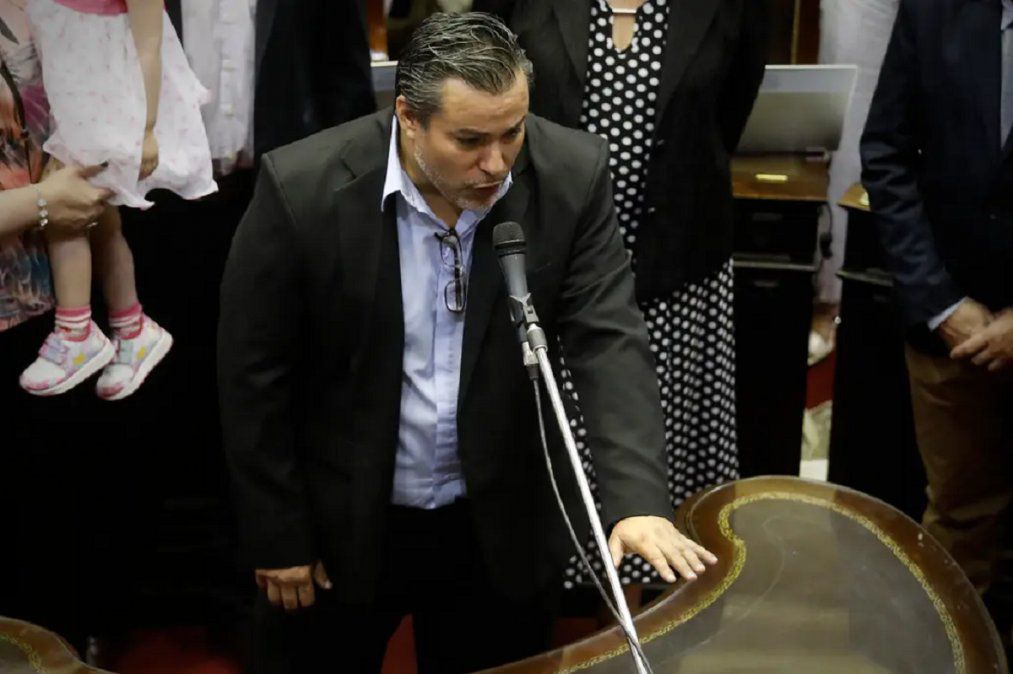 Tras el escándalo, Juan Emilio Ameri presentó su renuncia a la banca