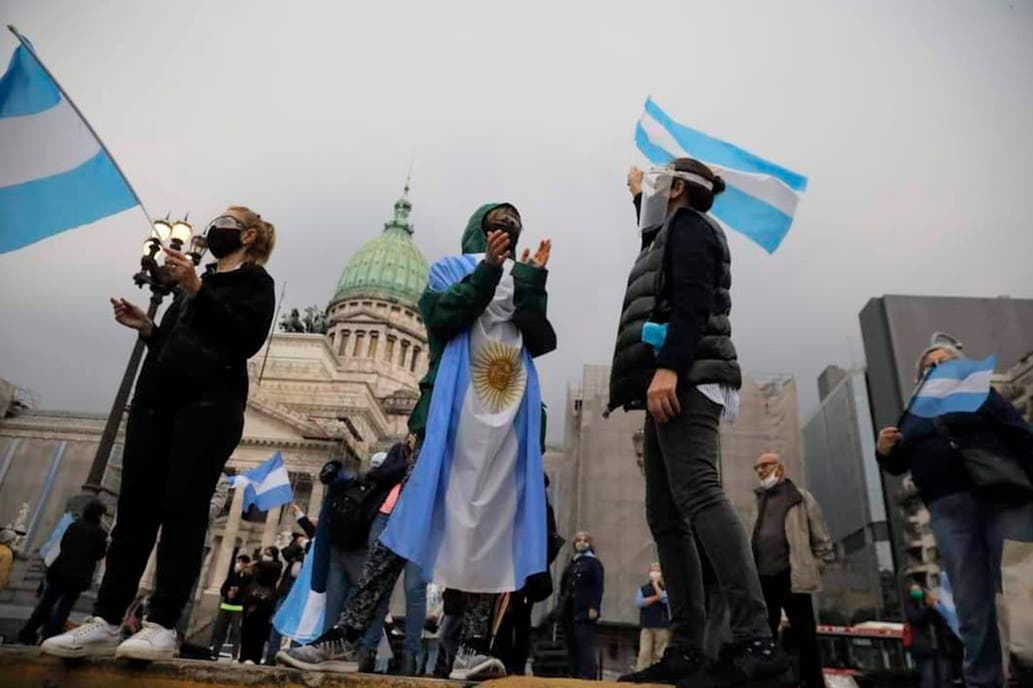 Solicitada: Pedido a la Corte en defensa de la República