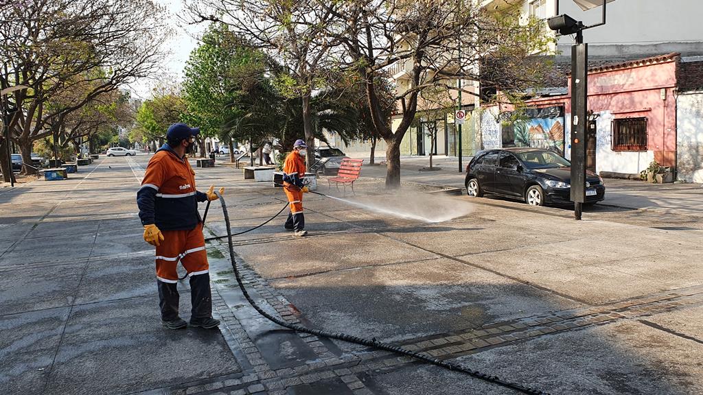 Ciudad: Este viernes se desinfectaron plazas, paseos y parques