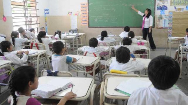 Padres le pidieron a Sáenz que garantice el regreso a clases presenciales en 2021