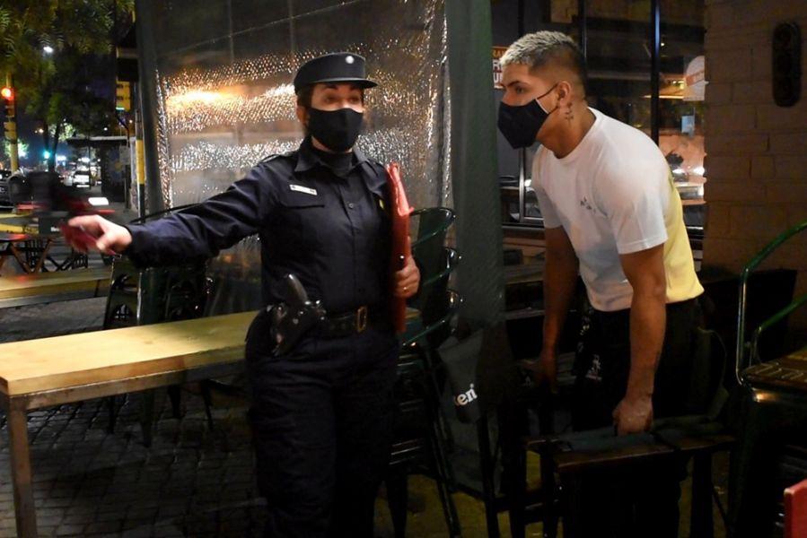 mas-230-saltenos-fueron-multados-andar-sin-barbijo-o-fuera-horario-permitido-144537-122413