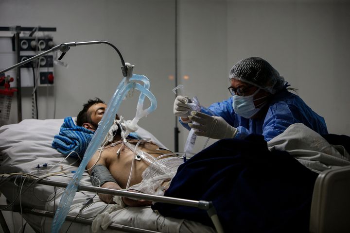 COVID-19: el 85 por ciento de los que salen de terapia intensiva tienen algún grado de discapacidad