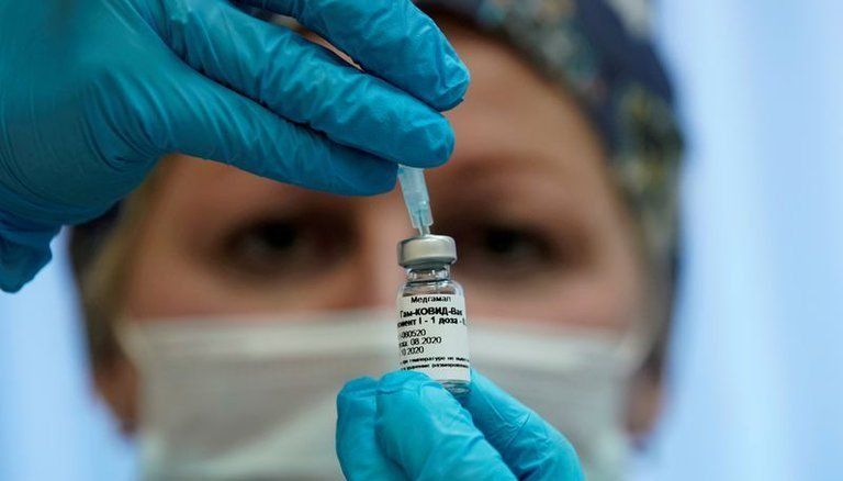 Rusia anunció que la vacuna Sputnik V tuvo un 92% de eficacia en la primera pruebas de fase 3