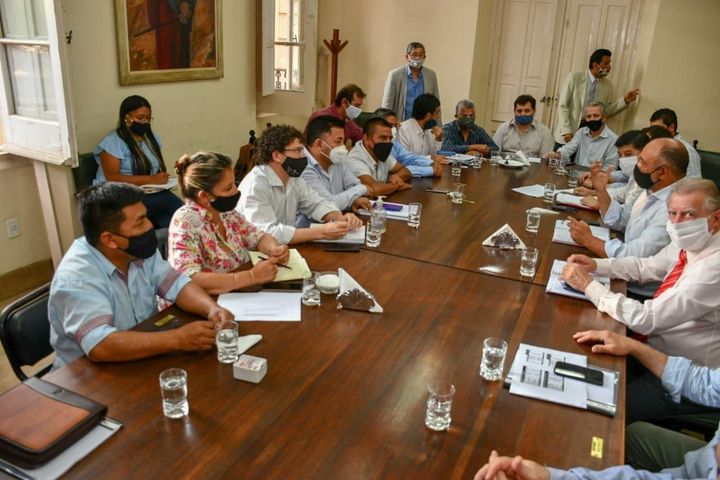 Dib Ashur informó a senadores sobre la situación económica de la provincia