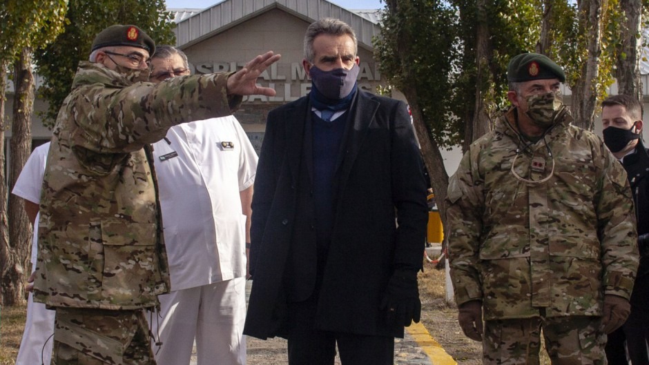 Militares crean una «Mesa de Enlace» y Rossi denuncia una conspiración contra el Gobierno