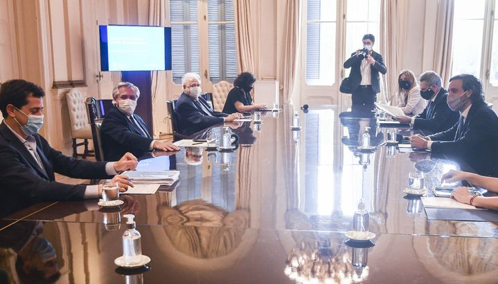 El Gobierno quiere empezar en enero la vacunación contra la COVID-19