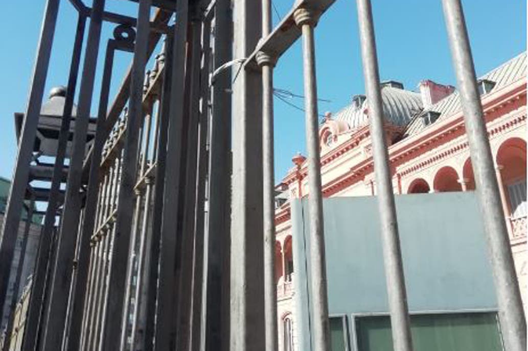 El frente atado con alambre – Por: Francisco Olivera