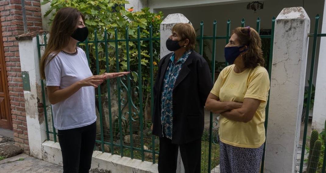 Bettina Romero recorrió obras de bacheo en la zona Norte de la ciudad
