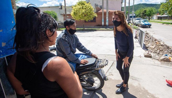Pavimentan calles en la zona norte