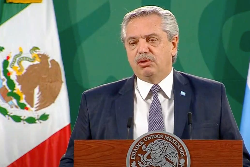 Gira en México. Vacunas vip: Alberto Fernández pidió a la Justicia terminar con «la payasada»