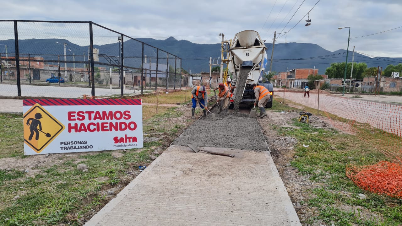 Ciudad: Avanzan las obras en las plazas de los barrios Costa Azul y Primera Junta