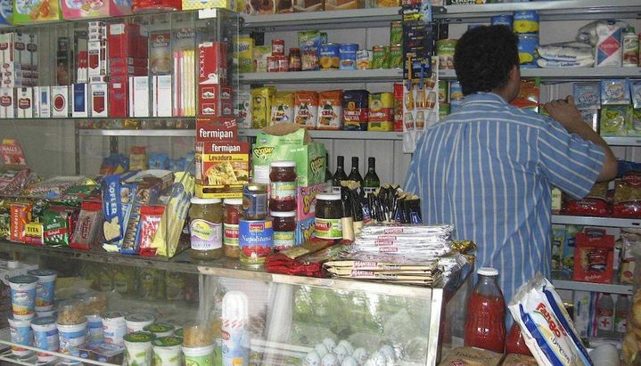 El COE aclaró como funcionarán los comercios de proximidad en zona de alto riesgo