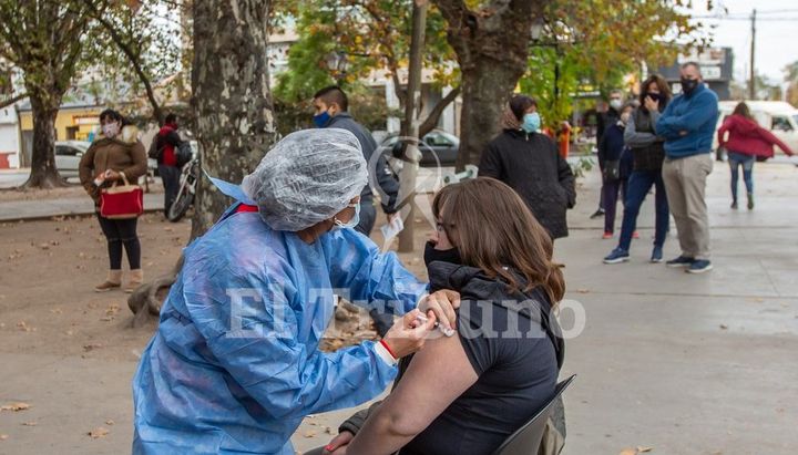 Masiva vacunación durante el fin de semana en los barrios