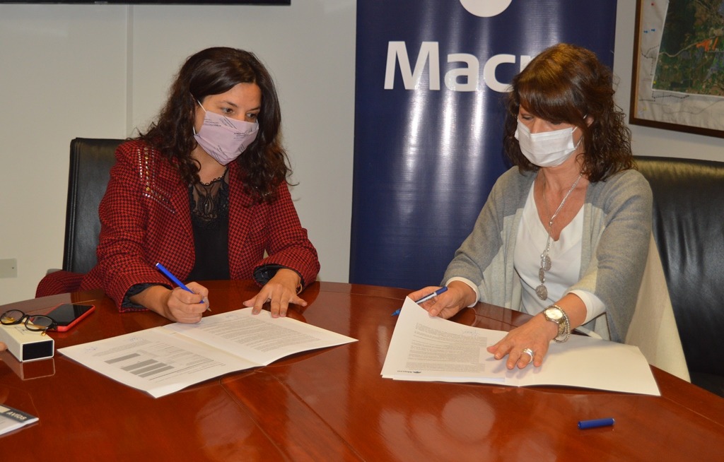 La Municipalidad y Banco Macro renovaron el convenio para el mantenimiento de la plaza 9 de Julio. VIDEO