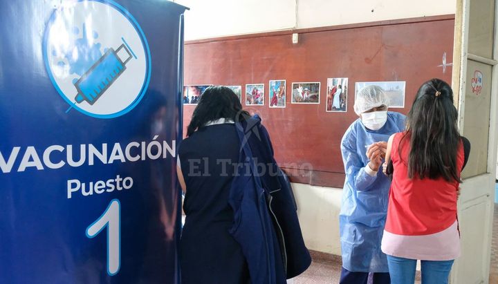 Covid-19: Piden «paciencia» para recibir la segunda dosis