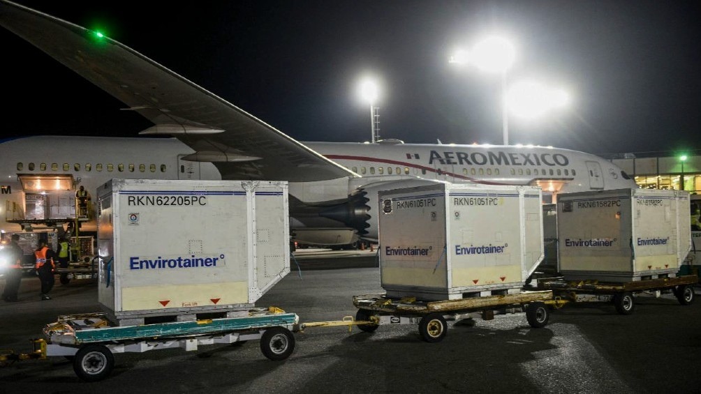 Este sábado llegaron al país más de 800 mil vacunas de AstraZeneca, y este lunes llegan 934.200 más. VIDEO