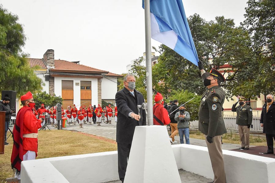 Conmemoraron el Día de la Bandera en el 201º aniversario del fallecimiento del General Belgrano. VIDEO