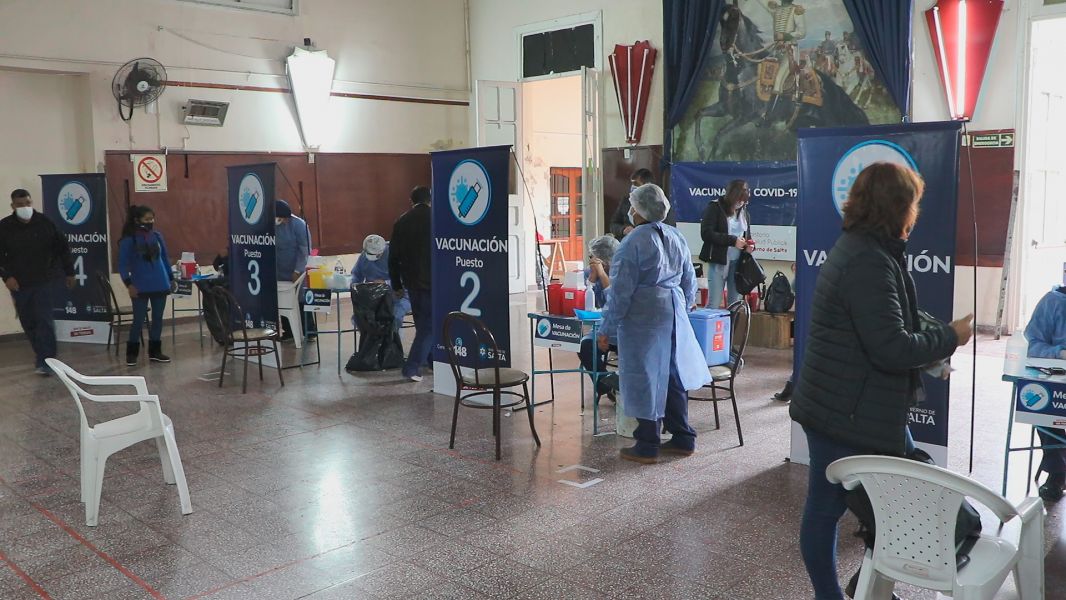 Análisis «7 PM» | Covid-19 y vacunas: Un primer semestre cargado de mentiras e incertidumbre…
