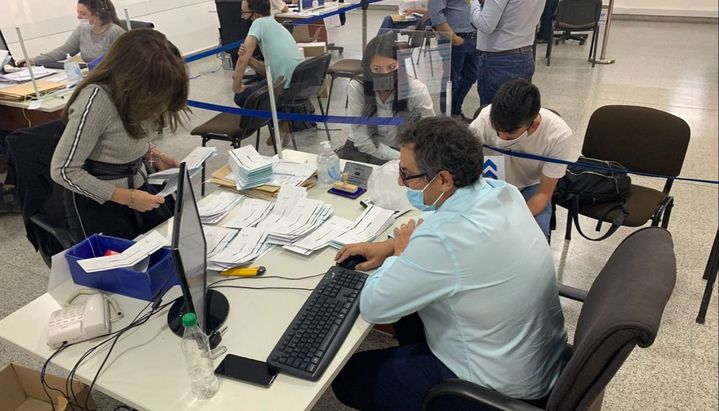 Elecciones en Salta: recuento final de votos concluirá el martes