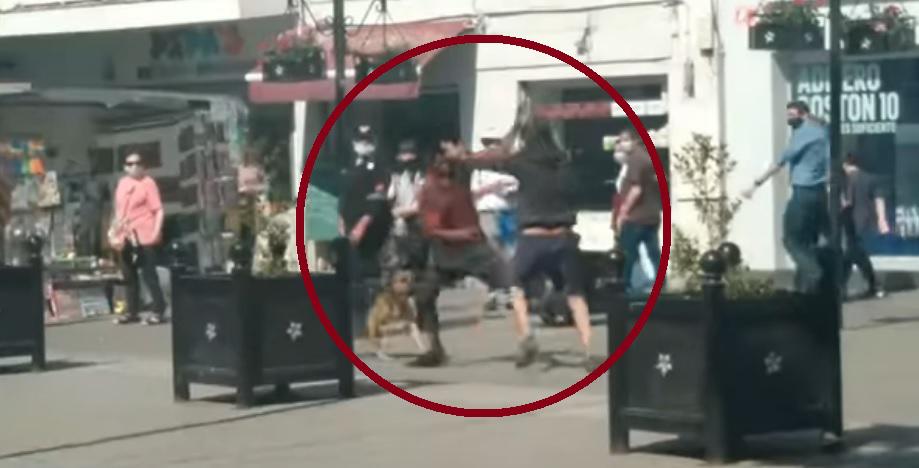 Otra vez hubo peleas y manteros por el microcentro de Salta