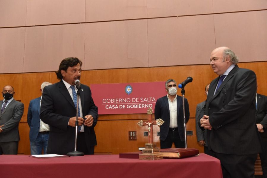 El gobernador Sáenz tomó juramento como nuevo ministro de Seguridad y Justicia a Abel Cornejo. VIDEO