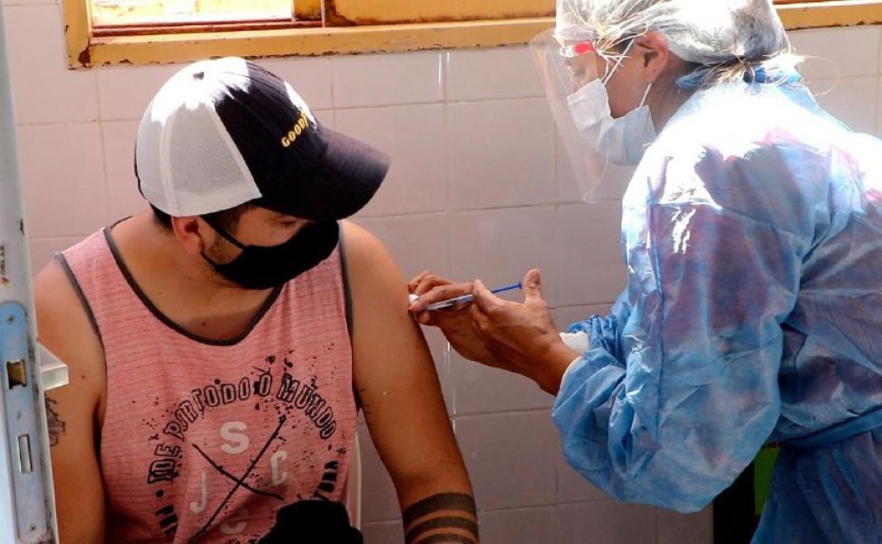 Ciudad: son 45 los vacunatorios contra COVID-19 que funcionarán durante los feriados por la Navidad