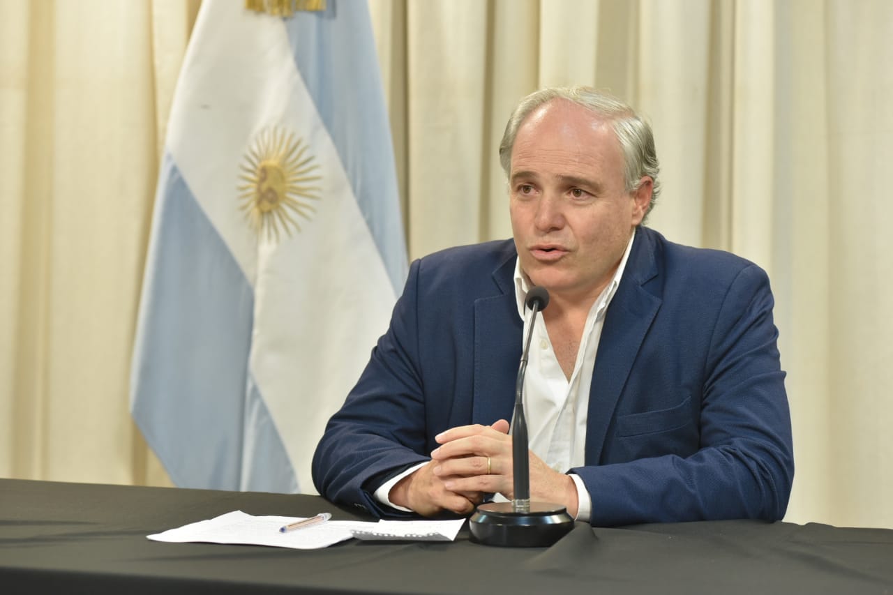 Matías Cánepa (ministro de Educación): «Nuestro mayor esfuerzo será mantener la presencialidad escolar todo el año»