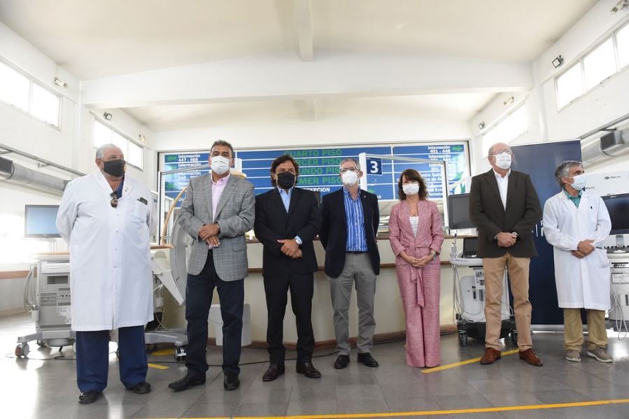 Sáenz inauguró obras y entregó equipamiento al Hospital Público Materno Infantil