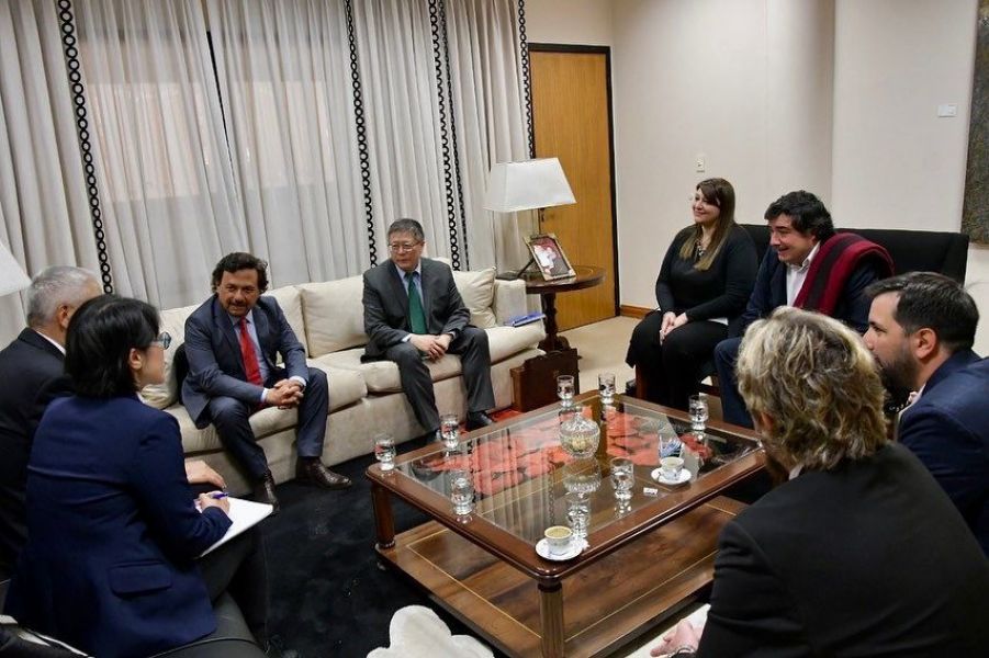 Sáenz se reunió con minera china interesada en invertir en el Salar de Diablillos. VIDEO