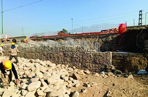 La recuperación del puente de Avenida Tavella quedaría habilitado en un mes