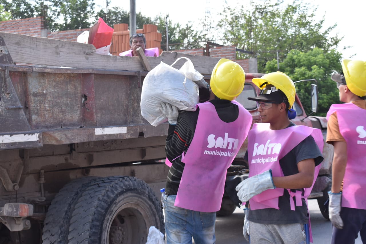 Lucha contra el Dengue: comenzó el operativo de limpieza integral en la ciudad. VIDEO