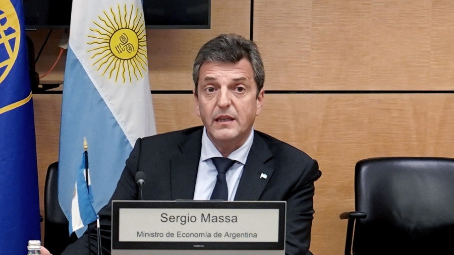 Sergio Massa anunció que el piso de Ganancias subirá en noviembre y quedará arriba de $300.000
