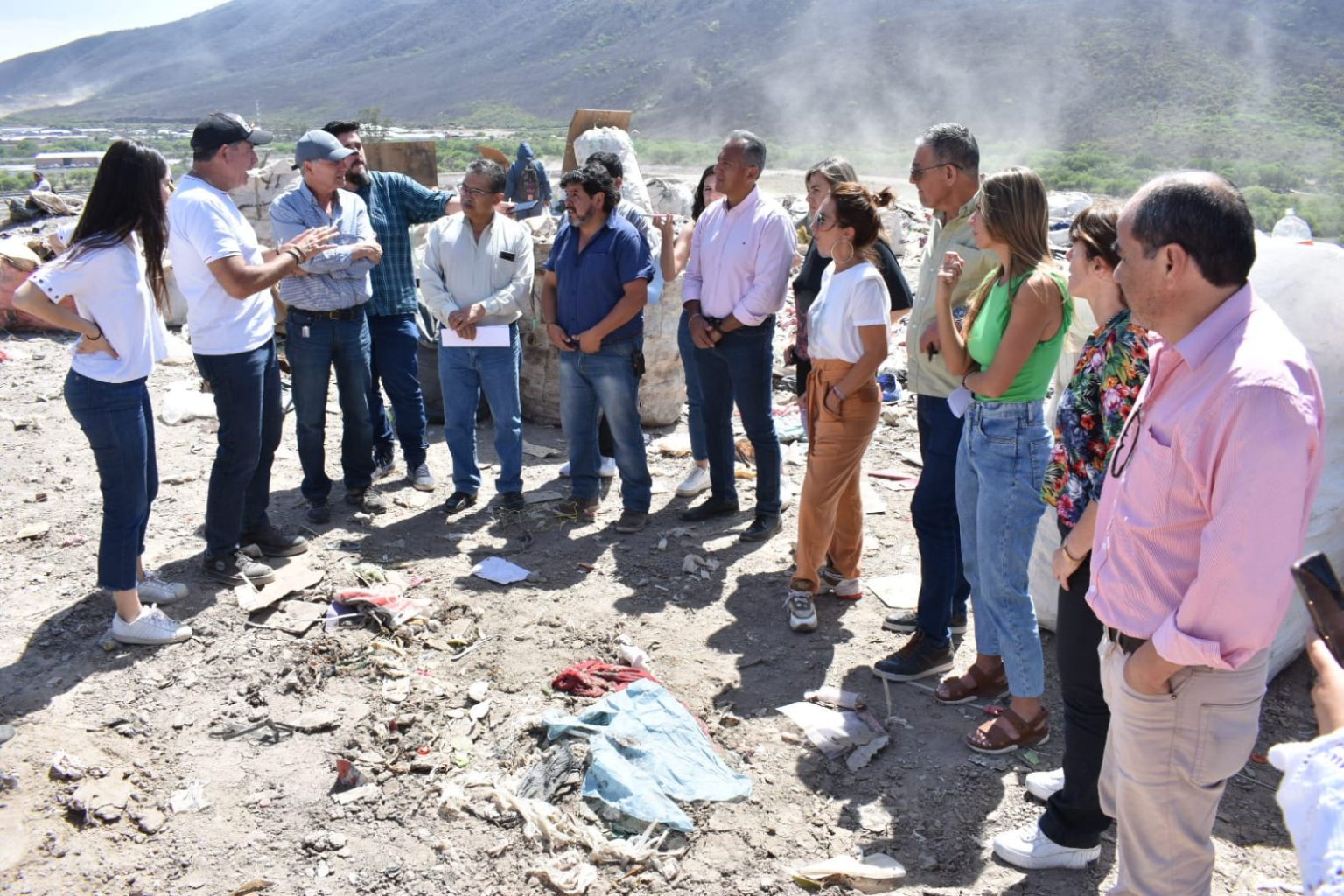 Funcionarios municipales y concejales recorrieron las instalaciones del Relleno Sanitario