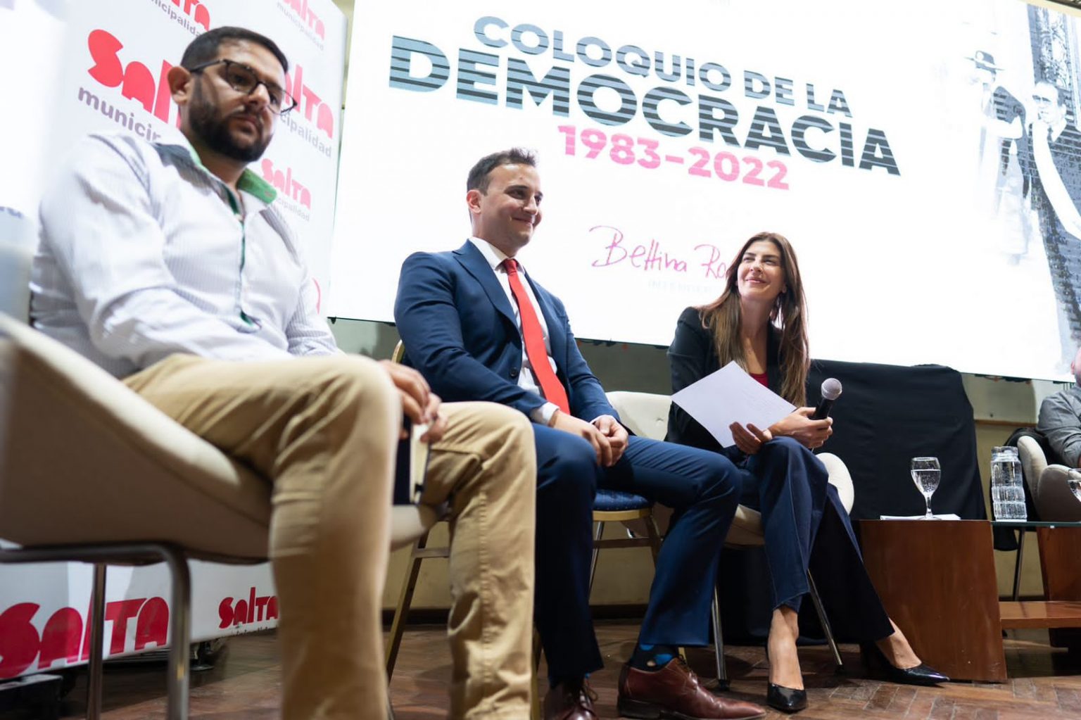 Bettina Romero en el «Coloquio de la Democracia de la Ciudad“