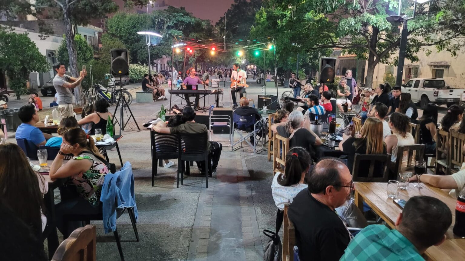 Cerró el Ciclo de homenajes “Primavera bajo las estrellas” en el Paseo de los Poetas