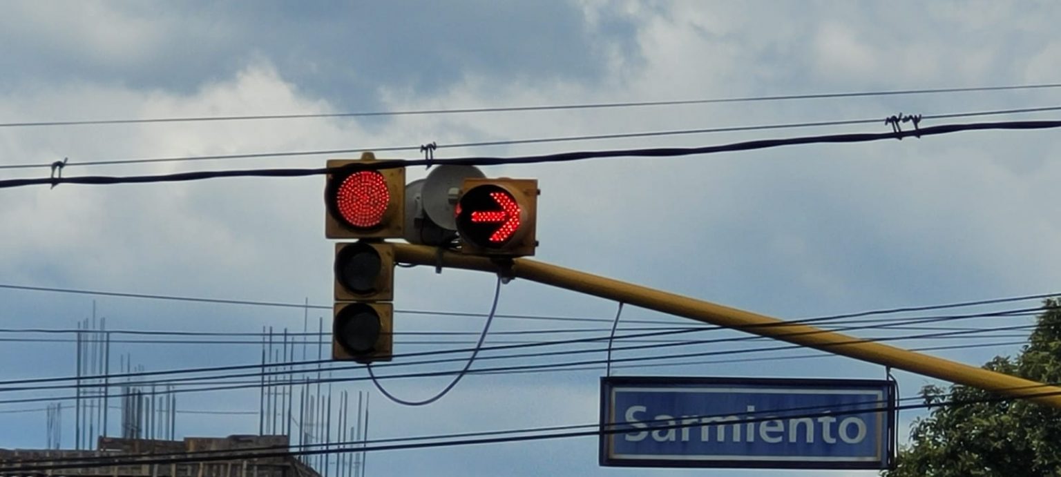Refuerzan el cruce seguro para peatones en avenidas Entre Ríos y Sarmiento