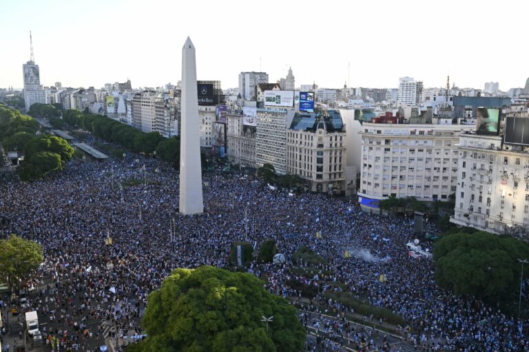 El Gobierno decretó este martes feriado nacional para recibir a la selección argentina