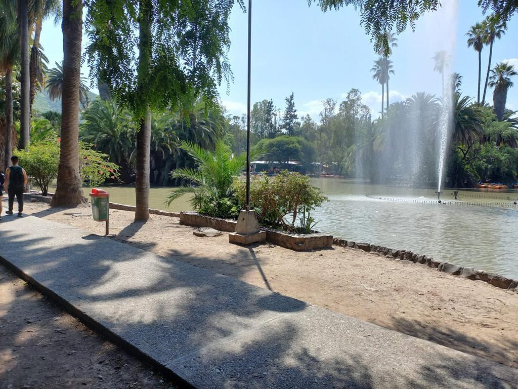 “Con gestión, dialogo y planificación, trabajamos en una instancia superadora para los feriantes del parque”, dijo la Intendenta