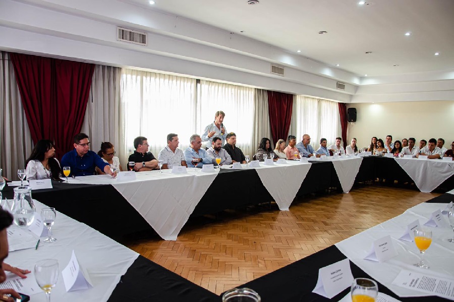 Felipe Biella encabezó el lanzamiento de la Mesa de Diálogo para el Desarrollo Salteño