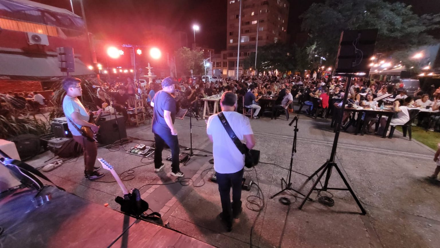 Gran apertura del ciclo «Música bajo las Estrellas» en el Paseo de los Poetas. VIDEO