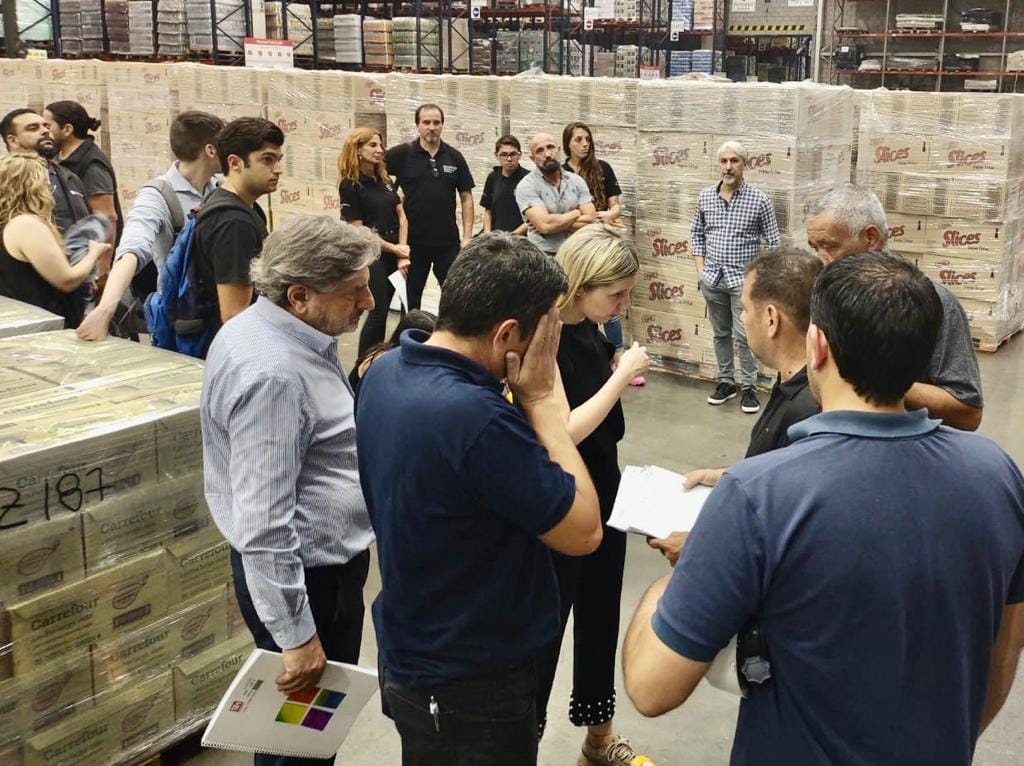 Malestar por la irrupción de grupos camioneros en los supermercados para el control de precios